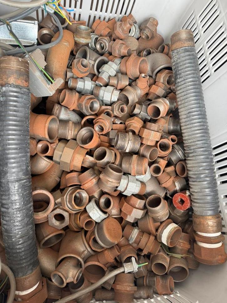 Partij koppelingen, MOET WEG, Doe-het-zelf en Verbouw, Buizen en Afvoer, Zo goed als nieuw, Bochten, Overige materialen, Minder dan 2 meter