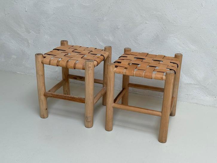 2 Stuks Handgemaakte Marrokaanse Krukjes | Leder en Hout, Huis en Inrichting, Krukjes, Zo goed als nieuw, Hout, Ophalen of Verzenden