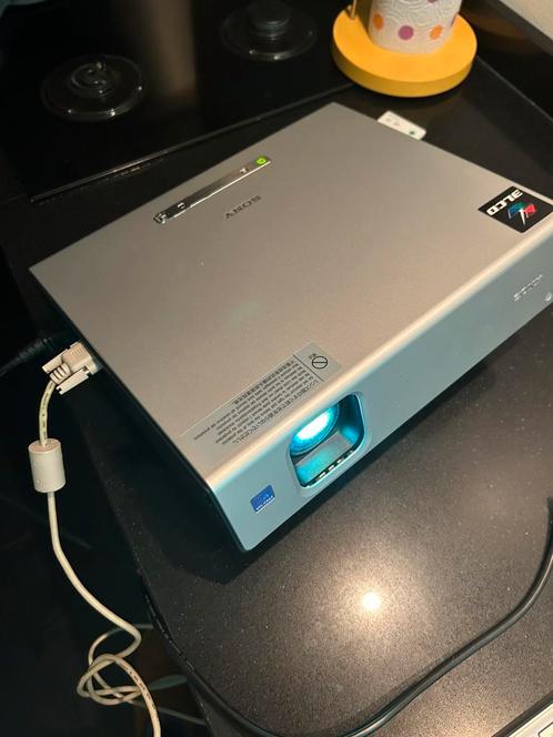 Sony beamer met accessoires, Audio, Tv en Foto, Beamers, Zo goed als nieuw, Ophalen
