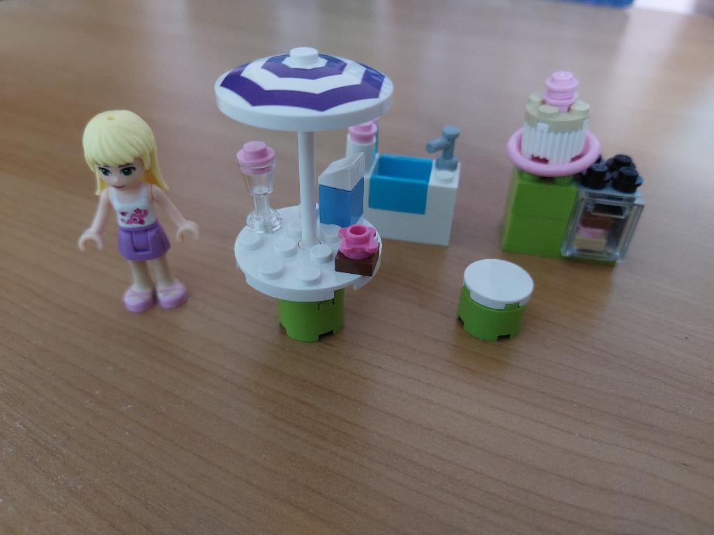 Lego friends Stephanie´s buitenkeuken, Kinderen en Baby's, Ophalen of Verzenden, Zo goed als nieuw, Complete set, Lego
