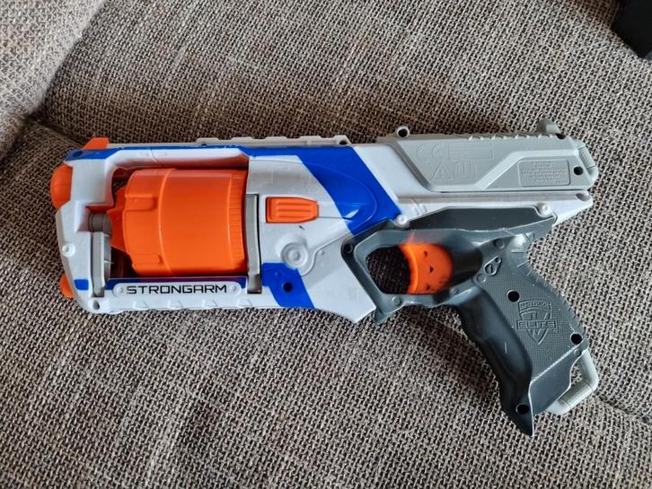 Nerf Strongarm Elite, Kinderen en Baby's, Speelgoed | Overig, Gebruikt, Jongen of Meisje, Ophalen of Verzenden
