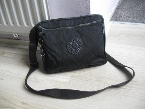 KIPLING zwart schoudertasje met aapje goede staat, Sieraden, Tassen en Uiterlijk, Tassen | Damestassen, Zo goed als nieuw, Schoudertasje