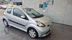 Toyota Aygo 1.0 12V Vvt-i 3DRS MMT 2006 Grijs, Auto's, Voorwielaandrijving, 4 stoelen, 68 pk, Handgeschakeld
