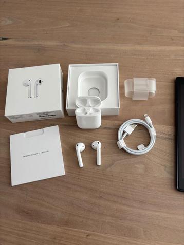 Apple Airpods 2 zgan en een gratis Lenovo Android-tablet beschikbaar voor biedingen