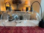 2 IKEA JAKOBSBYN hanglampen (glas 30 cm) zeer goede staat, Huis en Inrichting, Lampen | Hanglampen, Ophalen, 50 tot 75 cm, Modern