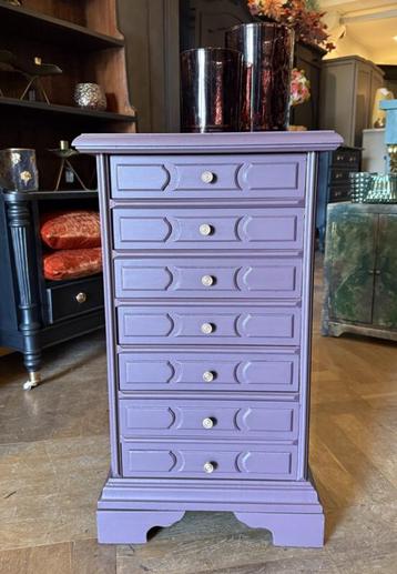 Klein vintage 7-laads kastje, brocante ladekastje paars VdlM beschikbaar voor biedingen