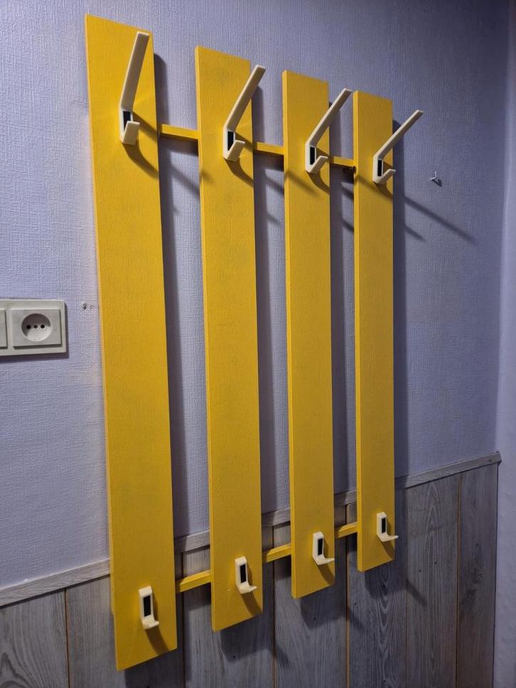 Vintage Gele Kapstok - Retro Design Jaren 60/70, Huis en Inrichting, Woonaccessoires | Kapstokken, Gebruikt, Wandkapstok, 100 tot 150 cm