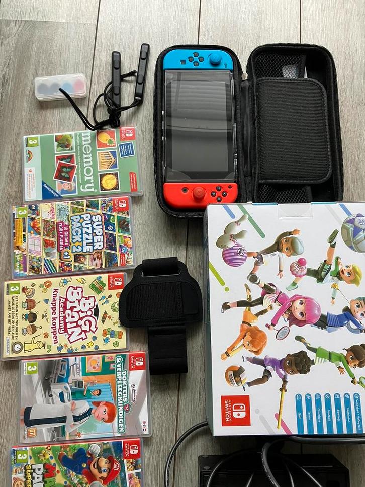 Nintendo Switch sport 2023, Spelcomputers en Games, Spelcomputers | Nintendo Switch, Zo goed als nieuw, Switch Original, Met 1 controller