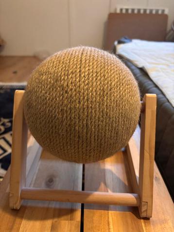 Krabpaal beschikbaar voor biedingen