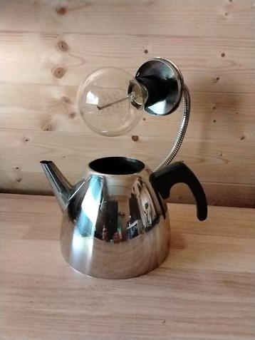Vintage theepot lamp beschikbaar voor biedingen