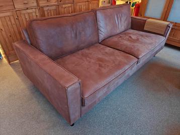 Bruine leren bank TEAB beschikbaar voor biedingen