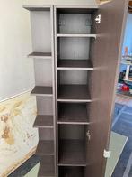 Nette badkamerkast (donkerbruin houtnerf), Huis en Inrichting, Badkamer | Badkamermeubels, Ophalen, (Half)hoge kast, Minder dan 50 cm