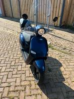 Elektrische blauwe scooter, Fietsen en Brommers, Scooters | Overige merken, Maximaal 25 km/u, E-Scoobie, Gebruikt, Elektrisch