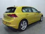 Volkswagen Golf 1.0 eTSI Life Business CARPLAY/CAMERA/DIG.CO, Auto's, 65 €/maand, Gebruikt, Euro 6, Overige kleuren