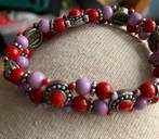 Kleurrijke kralen armband met zilver ingelegde kralen, Ophalen of Verzenden, Zo goed als nieuw, Elastiek, Met bedels of kralen
