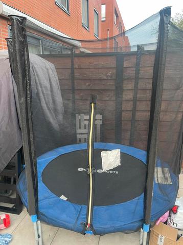 Trampoline beschikbaar voor biedingen