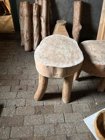 Boomstam Bijzettafel - Verschillende Formaten beschikbaar voor biedingen