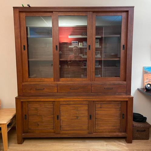 Vitrinebuffetkast in cognac / kersenhouten kleur, Huis en Inrichting, Kasten | Vitrinekasten, Zo goed als nieuw, 200 cm of meer