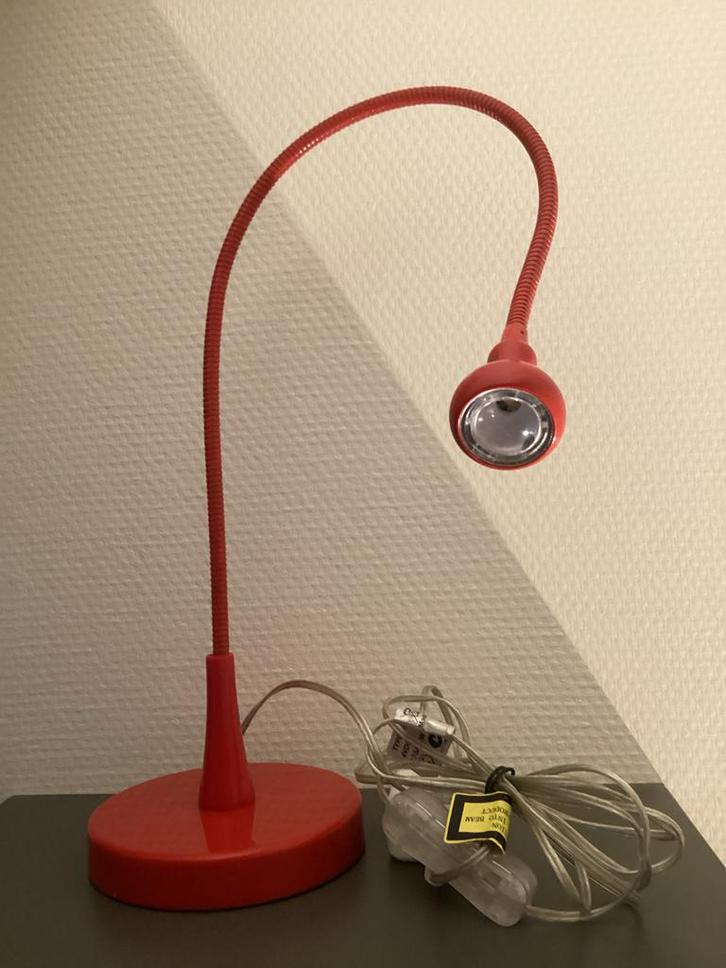 Vintage IKEA Jansjö LED Bureaulamp - Rood, Huis en Inrichting, Lampen | Tafellampen, Gebruikt, Minder dan 50 cm, Kunststof, Ophalen