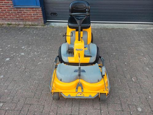 Zitmaaier  grasmaaier   achtervanger, Tuin en Terras, Grasmaaiers, Zo goed als nieuw, Ophalen