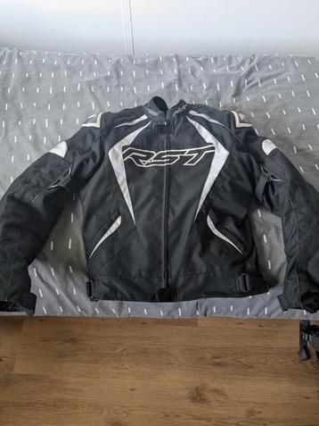 RST motorkap Tractech Evo 4 maat M 52 42 beschikbaar voor biedingen