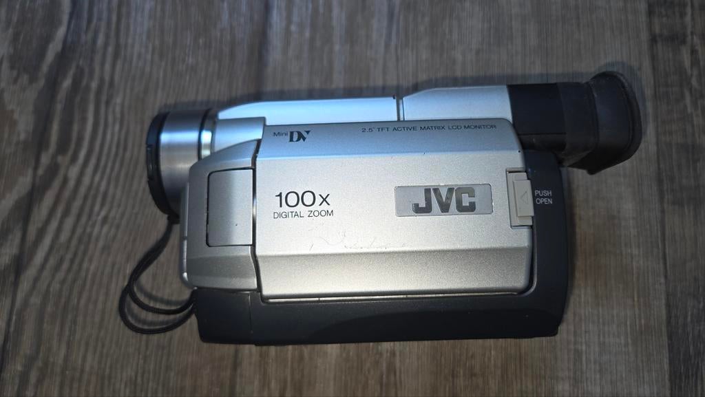 Te koop JVC mini dv  Gl DVR 100, Audio, Tv en Foto, Videocamera's Digitaal, Ophalen of Verzenden, JVC, 20x of meer