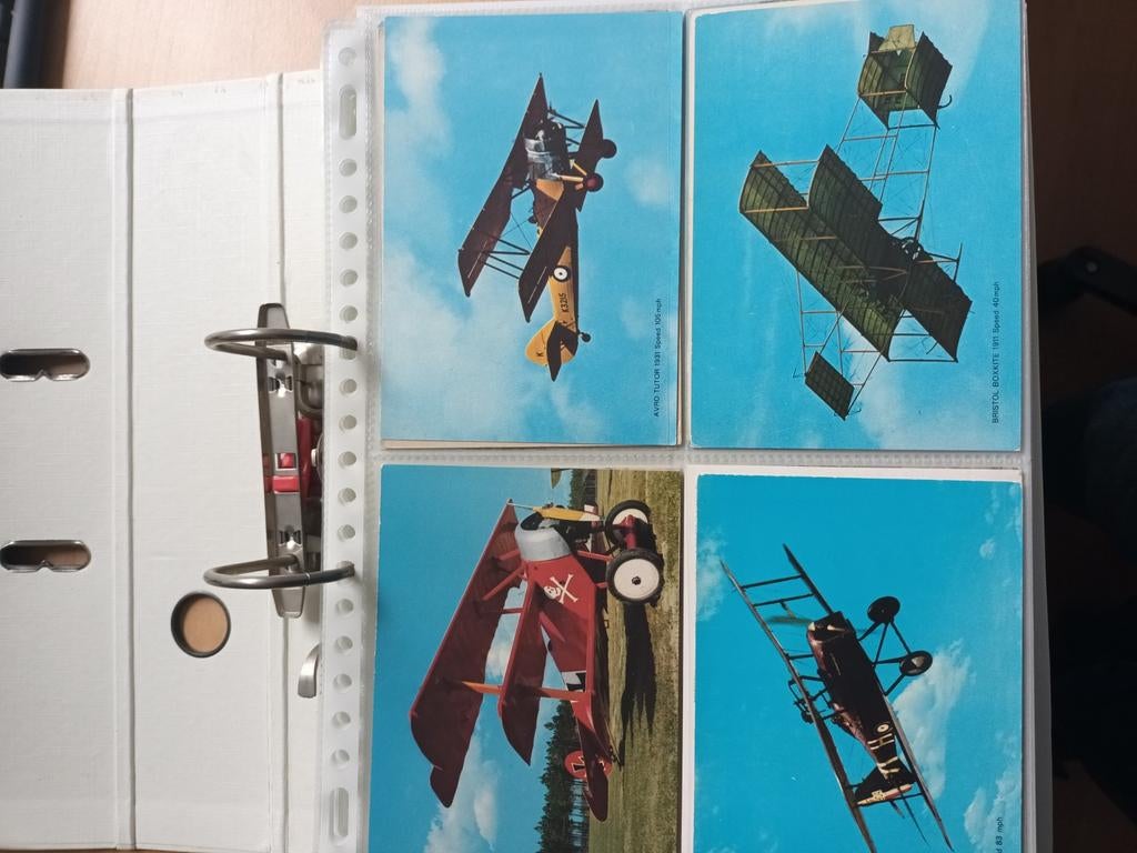 Ruim 100 vliegtuig ansichtkaarten, Verzamelen, Ophalen of Verzenden, Kaart, Foto of Prent