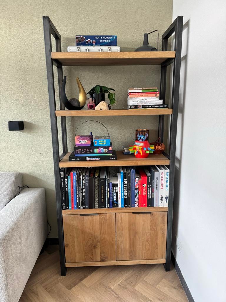 Eikenhouten kast met metalen frame, Huis en Inrichting, Kasten | Boekenkasten, Ophalen, Gebruikt, Eikenhout, 50 tot 100 cm