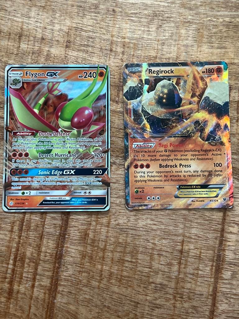 Zeldzame Pokémonkaarten: Flygon GX & Regirock EX, Ophalen of Verzenden, Zo goed als nieuw, Meerdere kaarten, Foil