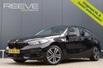 BMW 1-serie 116i Sportline Automaat | Adaptieve Cruise Contr, Gebruikt, Met garantie (alle), Leder en Stof, Zwart