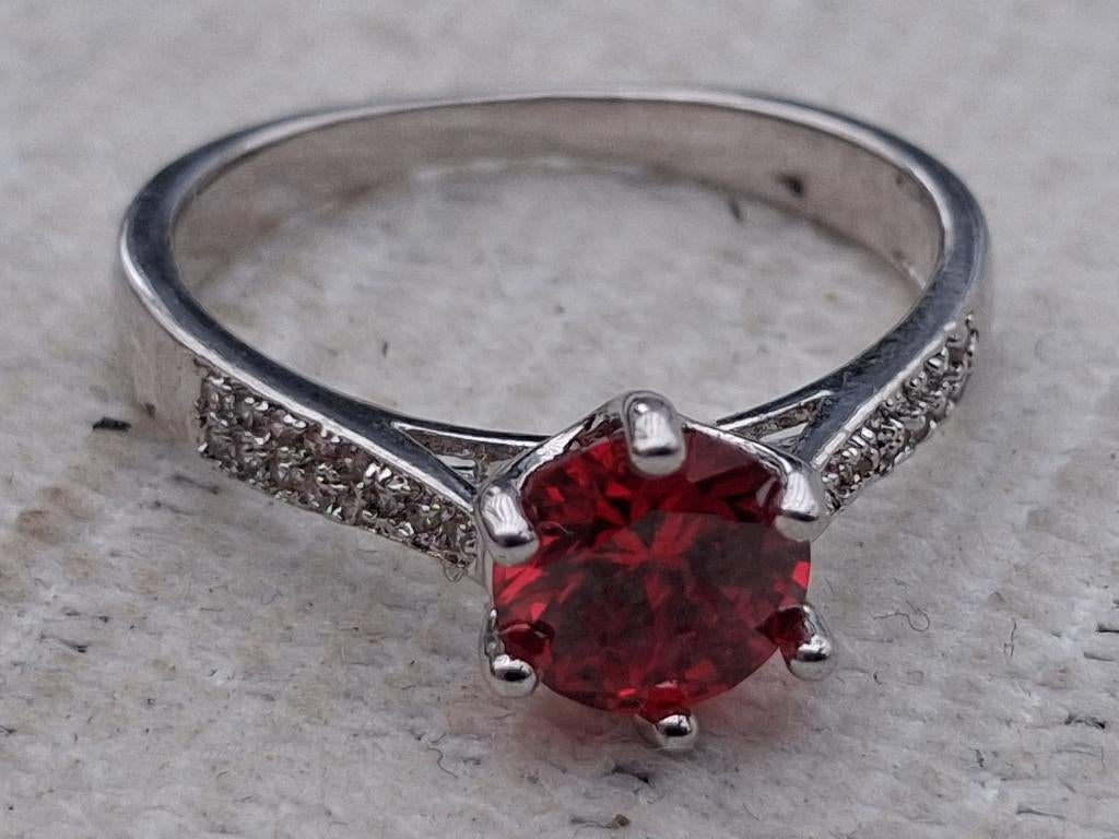 Vintage ring, Verzenden, Overige materialen, Ring, Met edelsteen