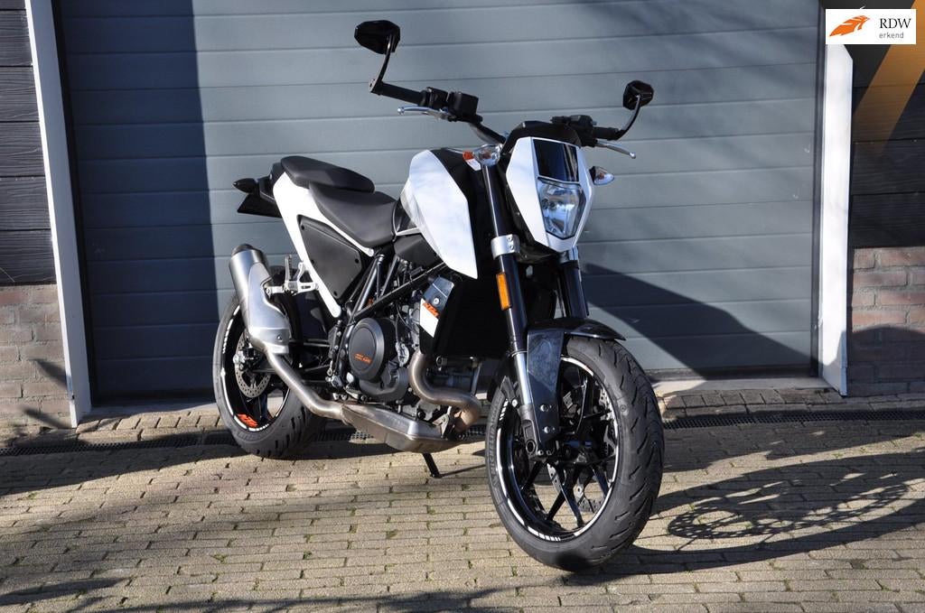 KTM 690 Duke Als nieuw, 12000 km!, Motoren, Motoren | KTM, 693 cc, Bedrijf, Info@witteveenmotoren.nl, Witteveen Motoren BV