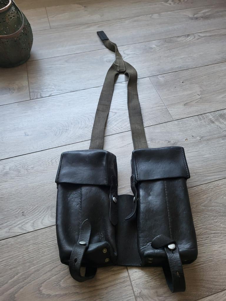 Te koop magazijn tas uit 1944, Verzamelen, Militaria | Tweede Wereldoorlog, Ophalen of Verzenden, Nederland, Overige typen