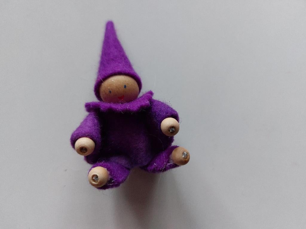 Vilten popje - nr. 3, Hobby en Vrije tijd, Vilt, Ophalen of Verzenden, Nieuw, Figuurtje(s), Wolvilt