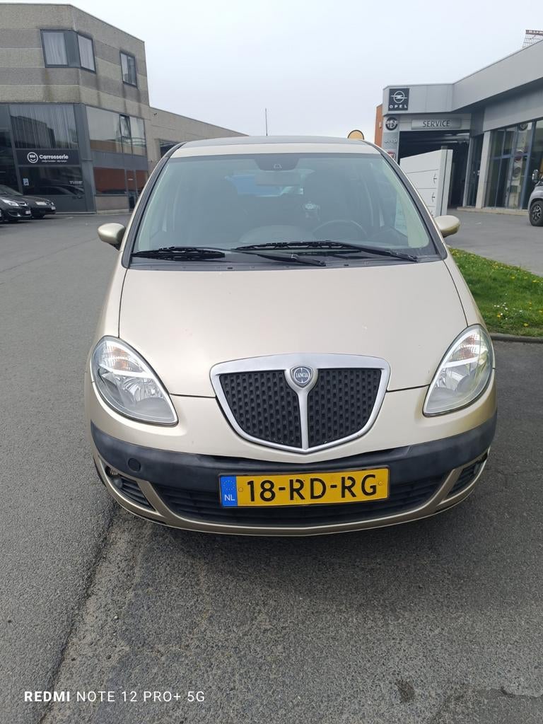 Lancia Musa 1.4 16V AUT 2005 Wit, Auto's, Lancia, Zwart, 400 kg, Wit, Particulier