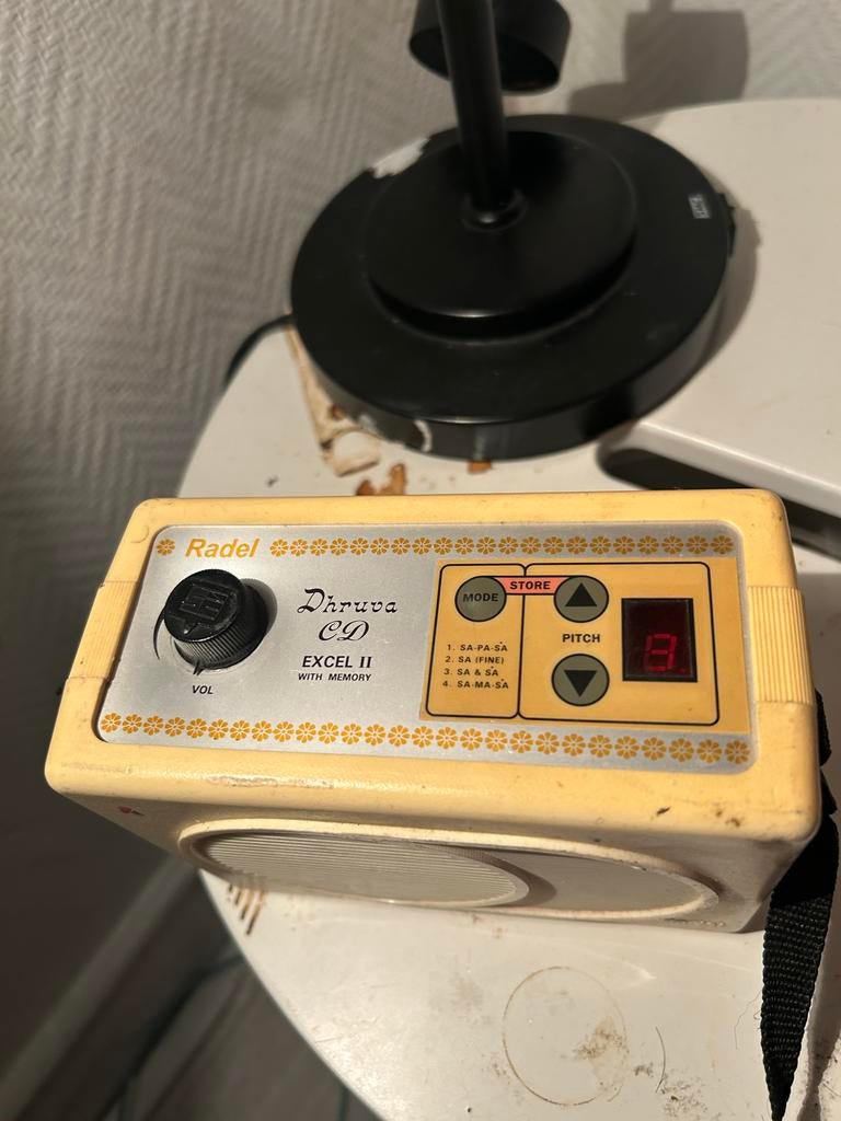 Radel Dhruva CD Excel II Shruti Box / Tanpura, Muziek en Instrumenten, Ophalen of Verzenden, Gebruikt, Overige merken