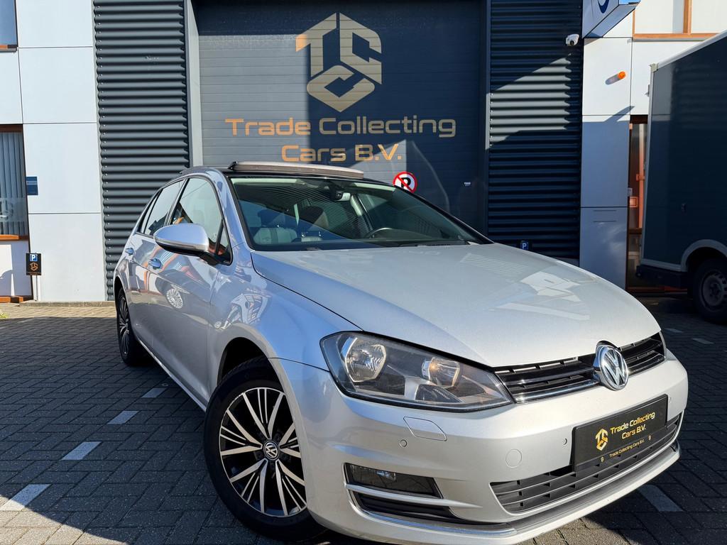 Volkswagen Golf 1.2 TSI Connected Series Automaat-Carplay-Pa, Auto's, Stof, Gebruikt, 4 cilinders, 620 kg