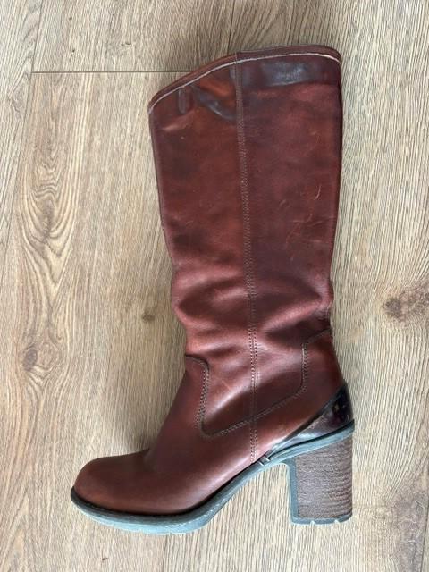 Clarks laarzen Cognac maat 7/41. Supermooi gevoerd., Kleding | Dames, Schoenen, Hoge laarzen, Bruin, Ophalen of Verzenden, Zo goed als nieuw