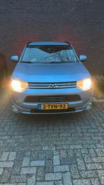 Mitsubishi Outlander 2.0 Dohc Mivec Phev 203pk 4WD CVT 5P, Auto's, Mitsubishi, 1998 cc, Zwart, 4 cilinders, Blauw