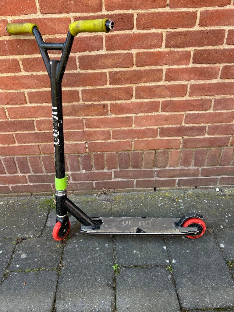 Stuntstep Urban, zwart met neon gele handvatten, Fietsen en Brommers, Steps, Ophalen, Gebruikt, Gewone step