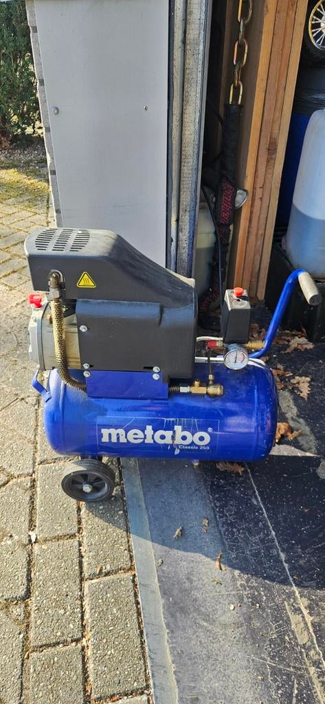 Metabo Classic 250 Compressor 24 Liter, Ophalen, Gebruikt, 6 tot 10 bar, 25 tot 100 liter