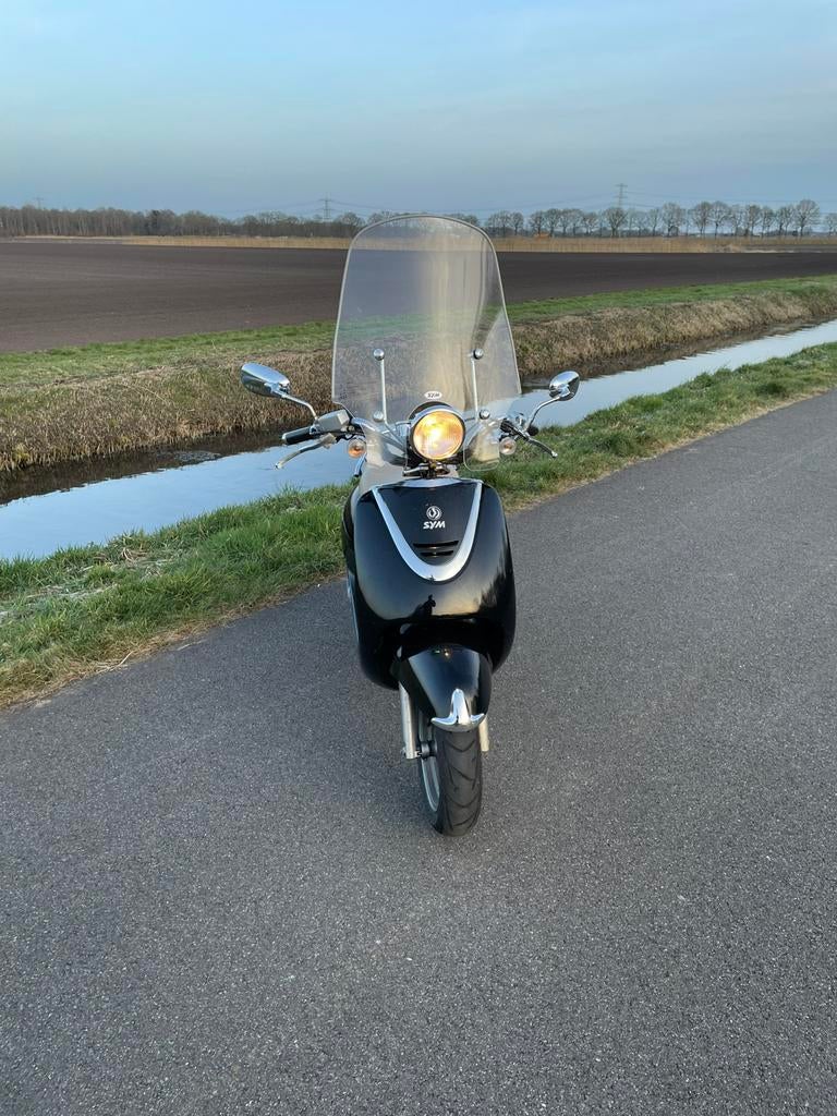 Sym allo, Ophalen, Zo goed als nieuw, Benzine, Allo