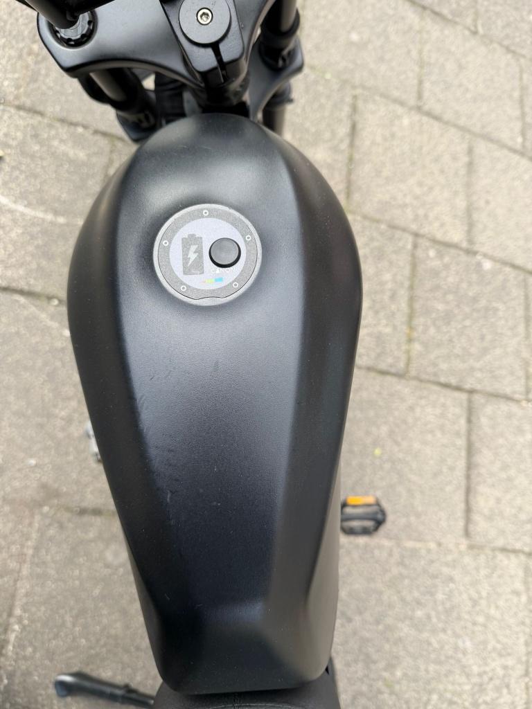 SUPER 73 fatbike 8 maanden oud, Fietsen en Brommers, Ophalen, Zo goed als nieuw, 50 km per accu of meer, Overige merken