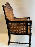Antiek houten fauteuil met webbing zitting, Gebruikt, Minder dan 75 cm, Onbekend, Hout