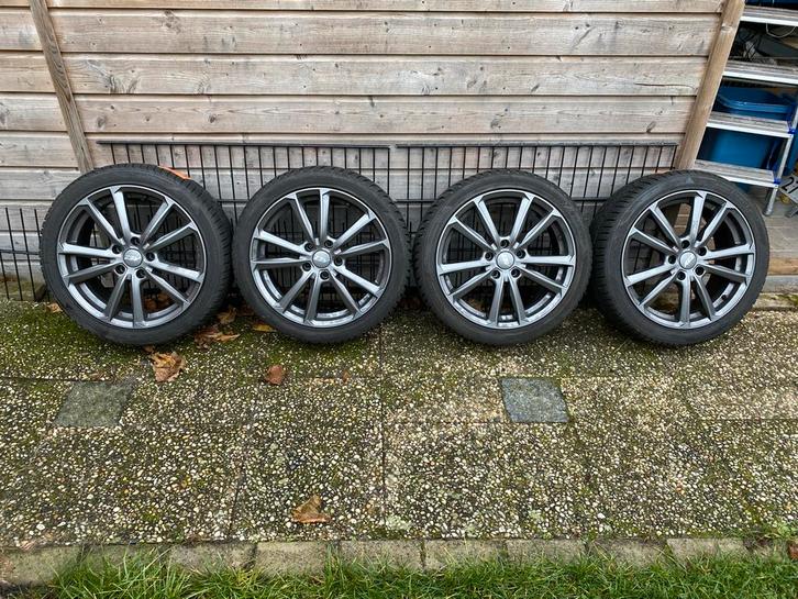 Lichtmetalen velgen met winterbanden, Auto-onderdelen, Banden en Velgen, Banden en Velgen, Winterbanden, 17 inch, 205 mm, Personenwagen