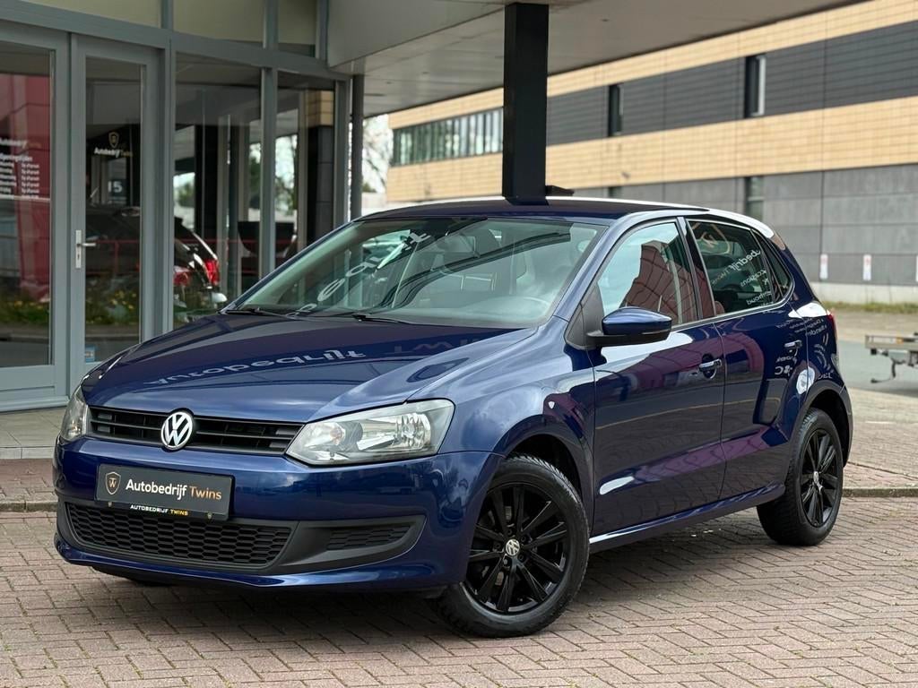 Volkswagen POLO 1.2-12V style|5drs|zwart velgen|carplay|nw k, Auto's, Voorwielaandrijving, Euro 5, Gebruikt, Zwart