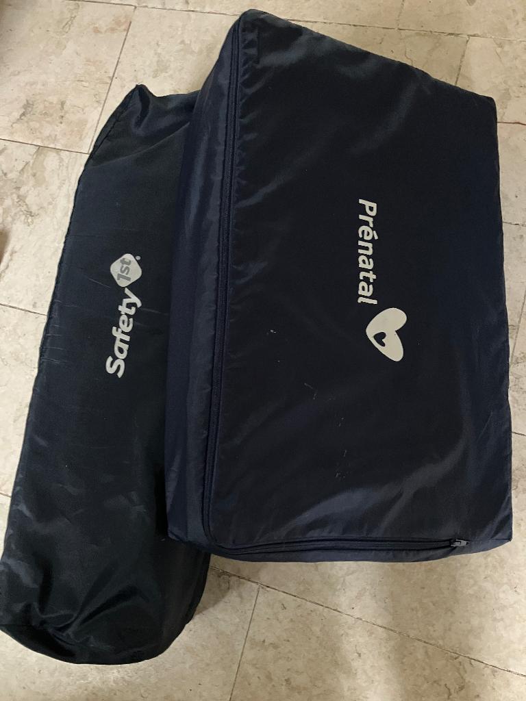 Campingbedje met matras, Ophalen, Gebruikt, Reisbedje