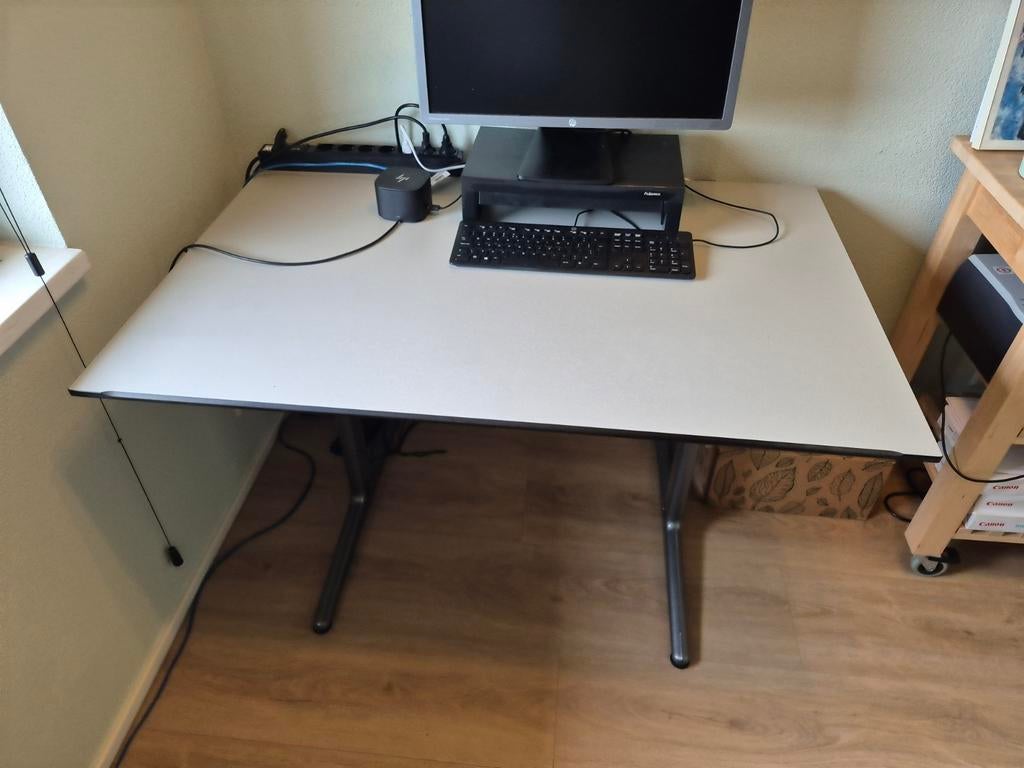 Ahrend Volkern bureaublad 120x80 cm, Huis en Inrichting, Bureaus, Ophalen