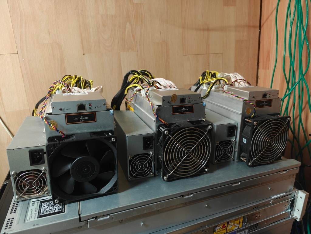 Antminer L3+ – 3 stuks beschikbaar – €200 per stuk, Ophalen, Gebruikt, Onbekend, Hot swappable onderdelen