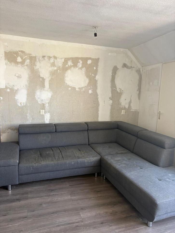 Gratis Hoekbank - Opknapper, Huis en Inrichting, Banken | Bankstellen, Gebruikt, Hoekbank, Vierpersoons of meer, 250 tot 300 cm